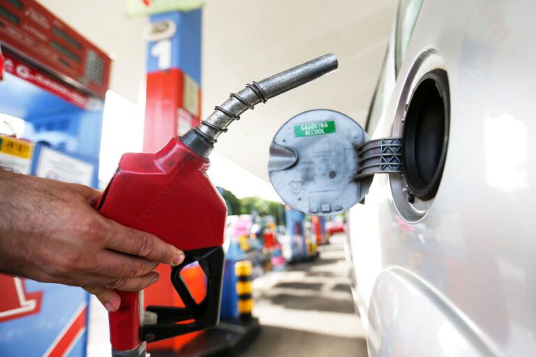 Preço médio da gasolina no nordeste é de R$ 4,569