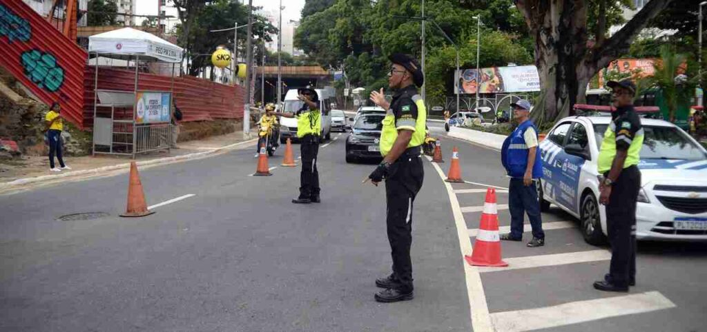 Eventos religiosos e esportivos alteram trânsito em Salvador