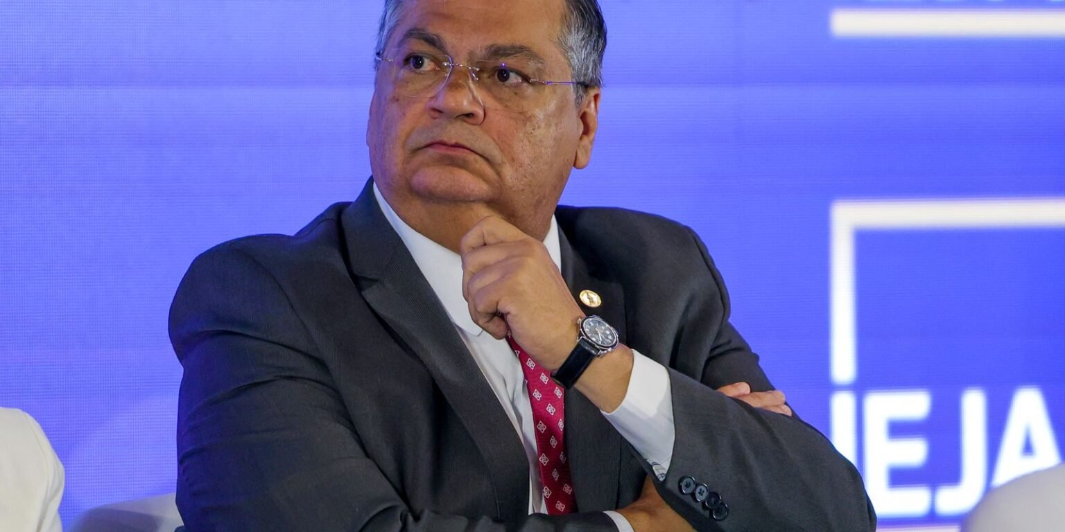Dino suspende o pagamento de R$ 4,2 bilhões em emendas de comissão 14082024 pzzb1340