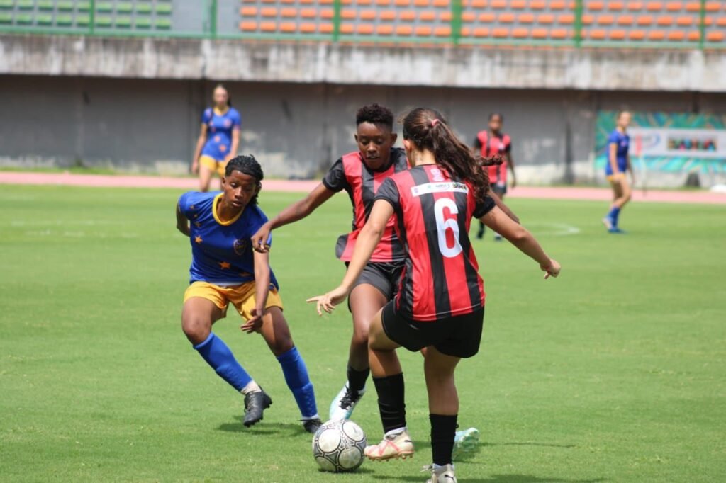 Revelação e Vitória conquistam o bicampeonato da Copa Loreta Valadares Logo