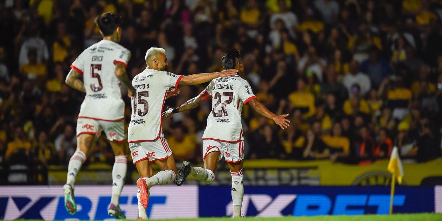 Flamengo bate Criciuma e ajuda Fluminense na luta contra rebaixamento