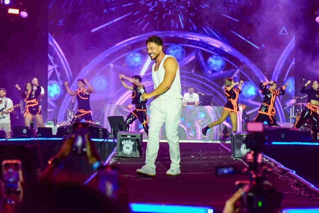 Wesley Safadão destaca artistas baianos como referências no Festival Virada Salvador 2025 salvador noticia Show Wesley Safadao Festival Virada Salvador Fotos Jefferson Peixoto Secom PMS4 scaled Easy Resize.com