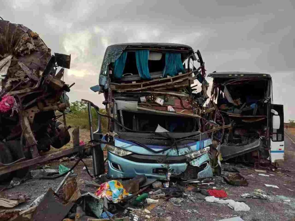 salvador notiica acidente deixa 5 mortos e 21 feridos