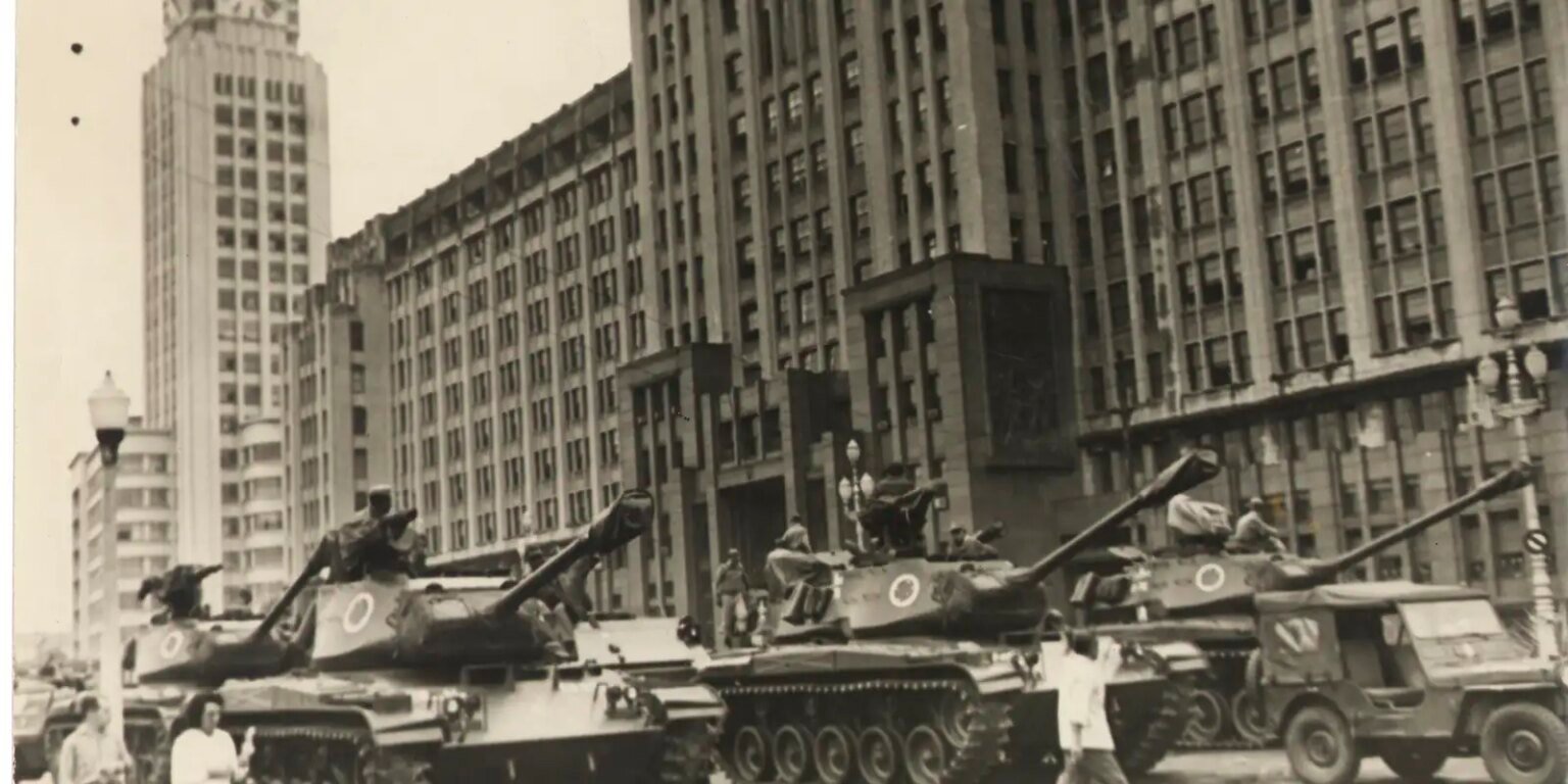 1743597722 tanques no rio 02abr1964