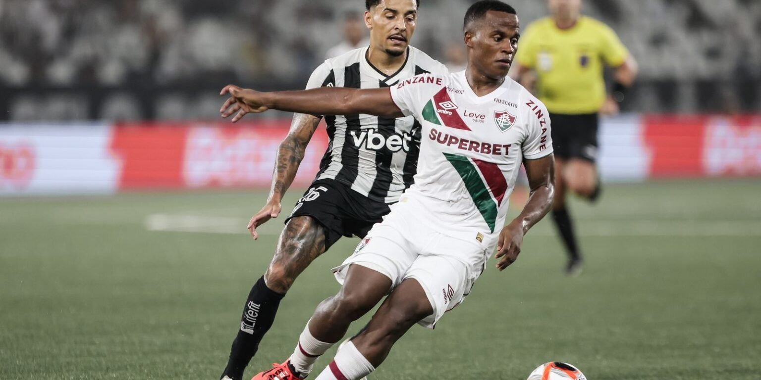 Botafogo e Fluminense disputam classico no Nilton Santos