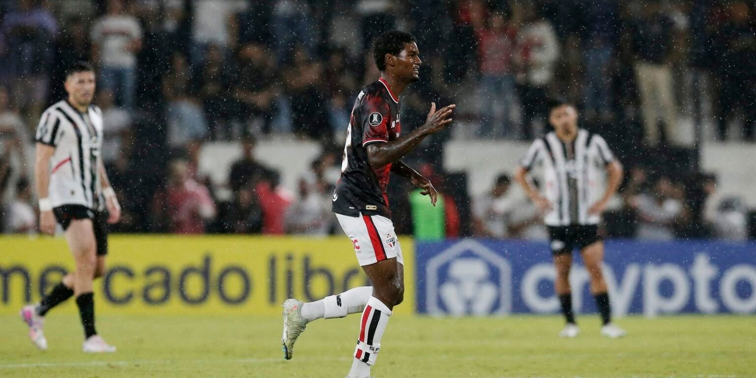 Libertadores Sao Paulo supera Libertad e assume lideranca do Grupo