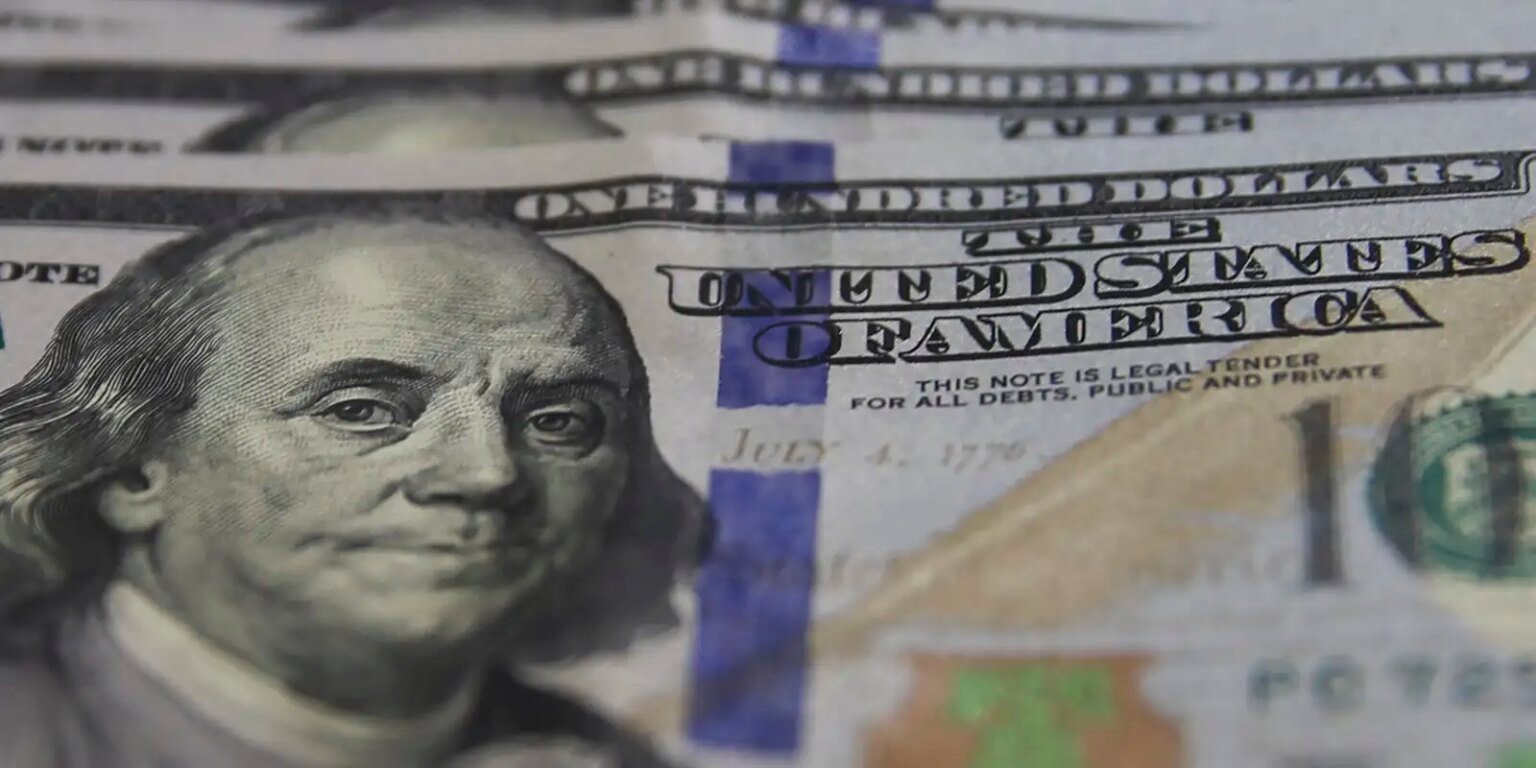 Dólar inicia mês em baixa com chances de negociação entre EUA e China