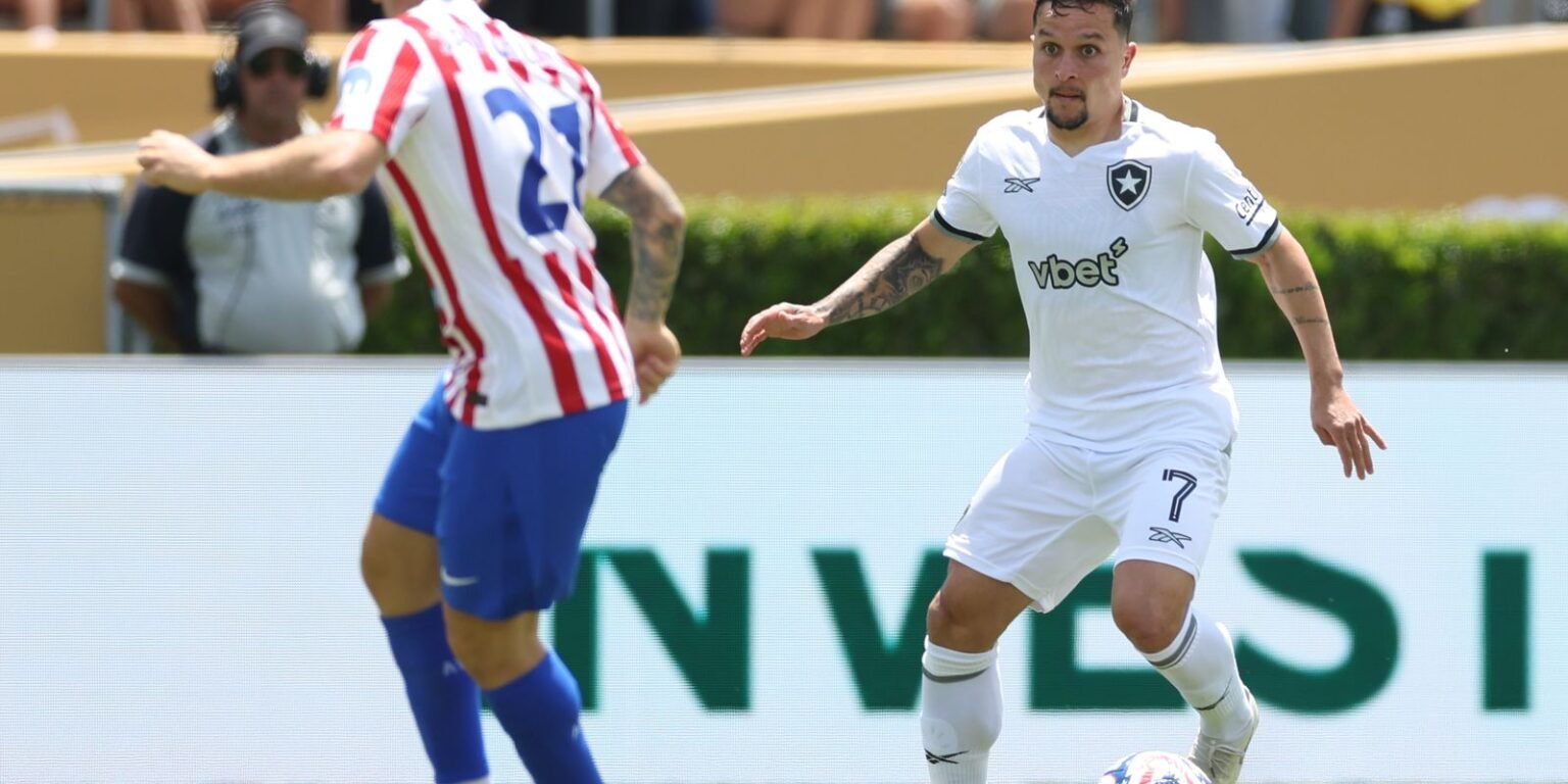 Botafogo perde mas avanca para oitavas da Copa do Mundo