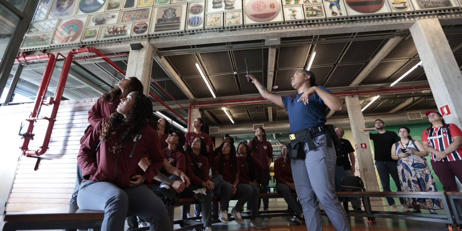 SP Torcedores acompanham o Campeonato Feminino no Museu do Futebol