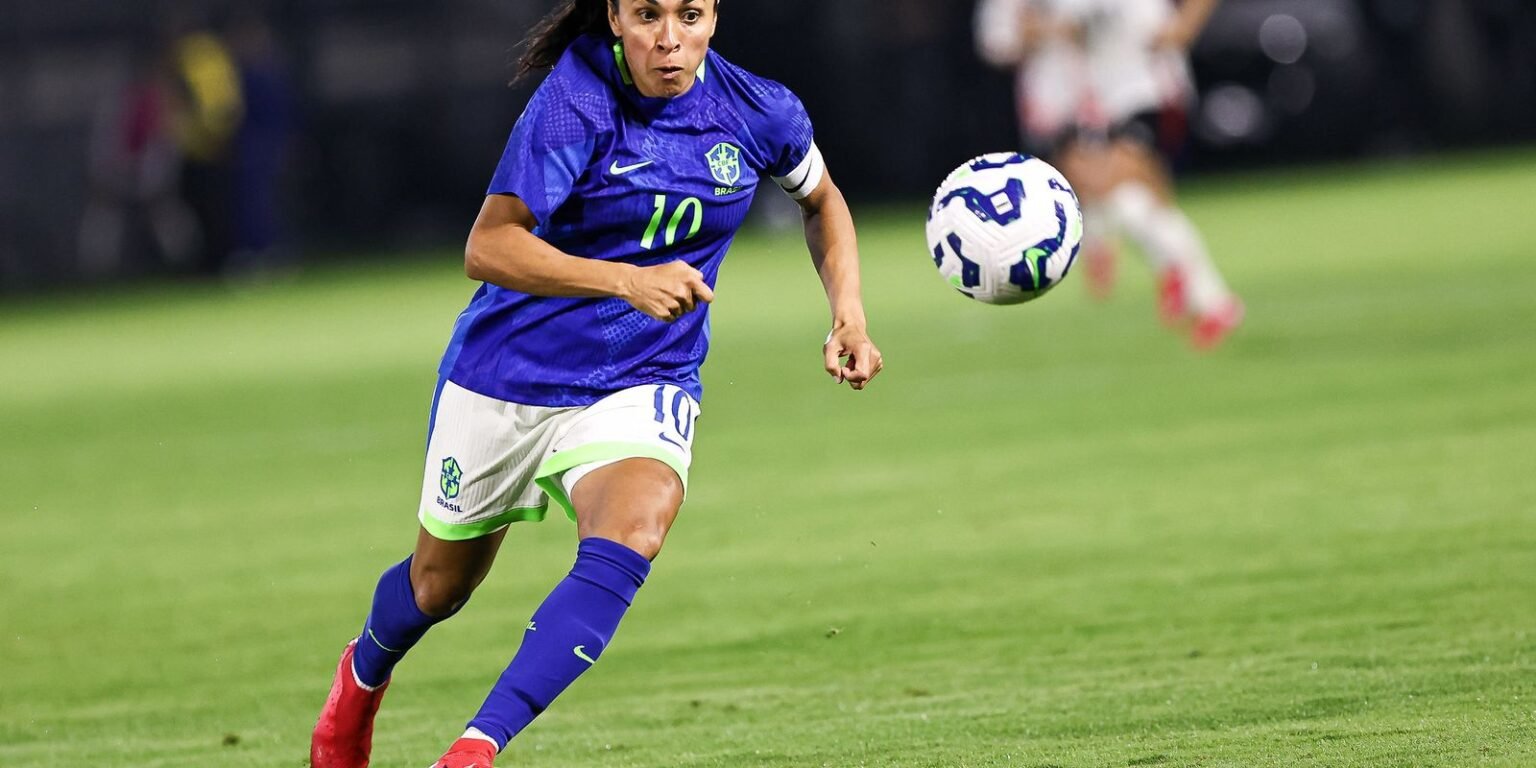 Selecao feminina tera Marta Jhonson e Dudinha na Copa America