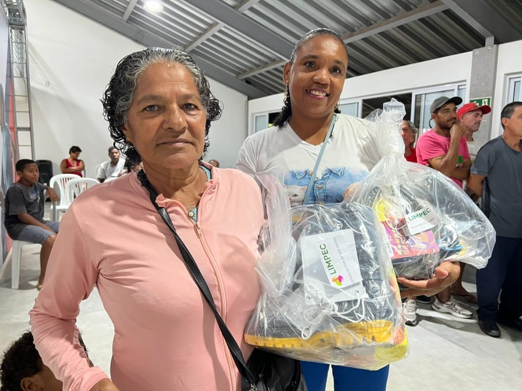 Limpec entrega kits com EPIs a catadores de recicláveis que atuarão no Camaforró 2025 2 camaforro limpec entrega kits epis catadores foto wesley sobrinho