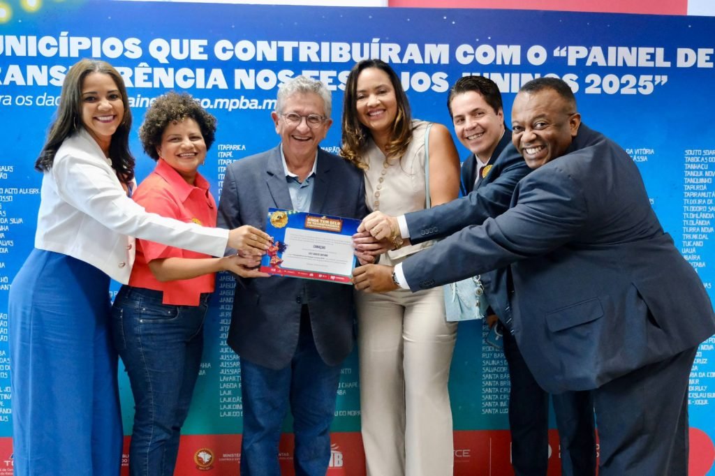 Camaçari recebe Selo de Transparência dos Festejos Juninos 2025 6 cerimonia selo transparencia festejos juninos foto lucas anjos 1 1