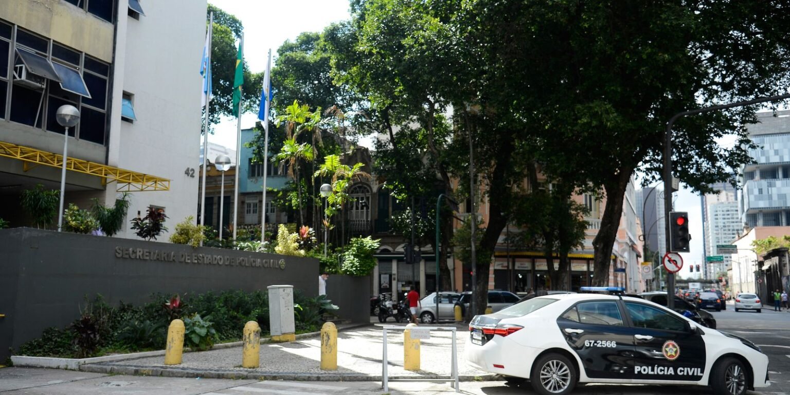 fachada da secretaria de estado da policia civil no centro do rio de janeiro1006219442