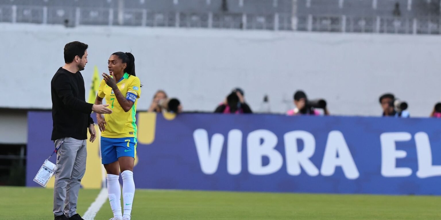Conmebol libera aquecimento em campo na Copa America Feminina