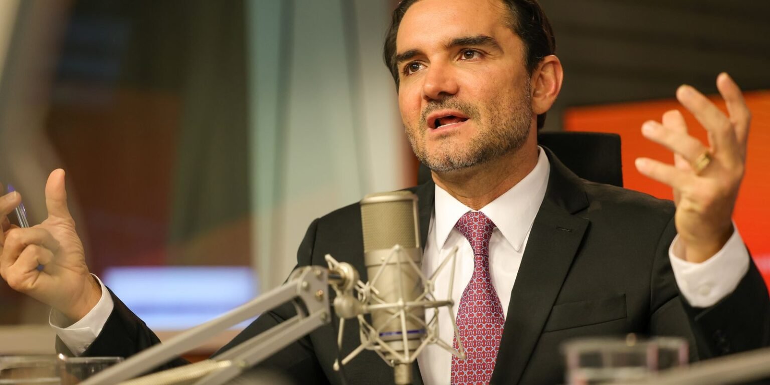 Celso Sabino anuncia saída do comando do Ministério do Turismo 1759167955 19082025 pzzb8764