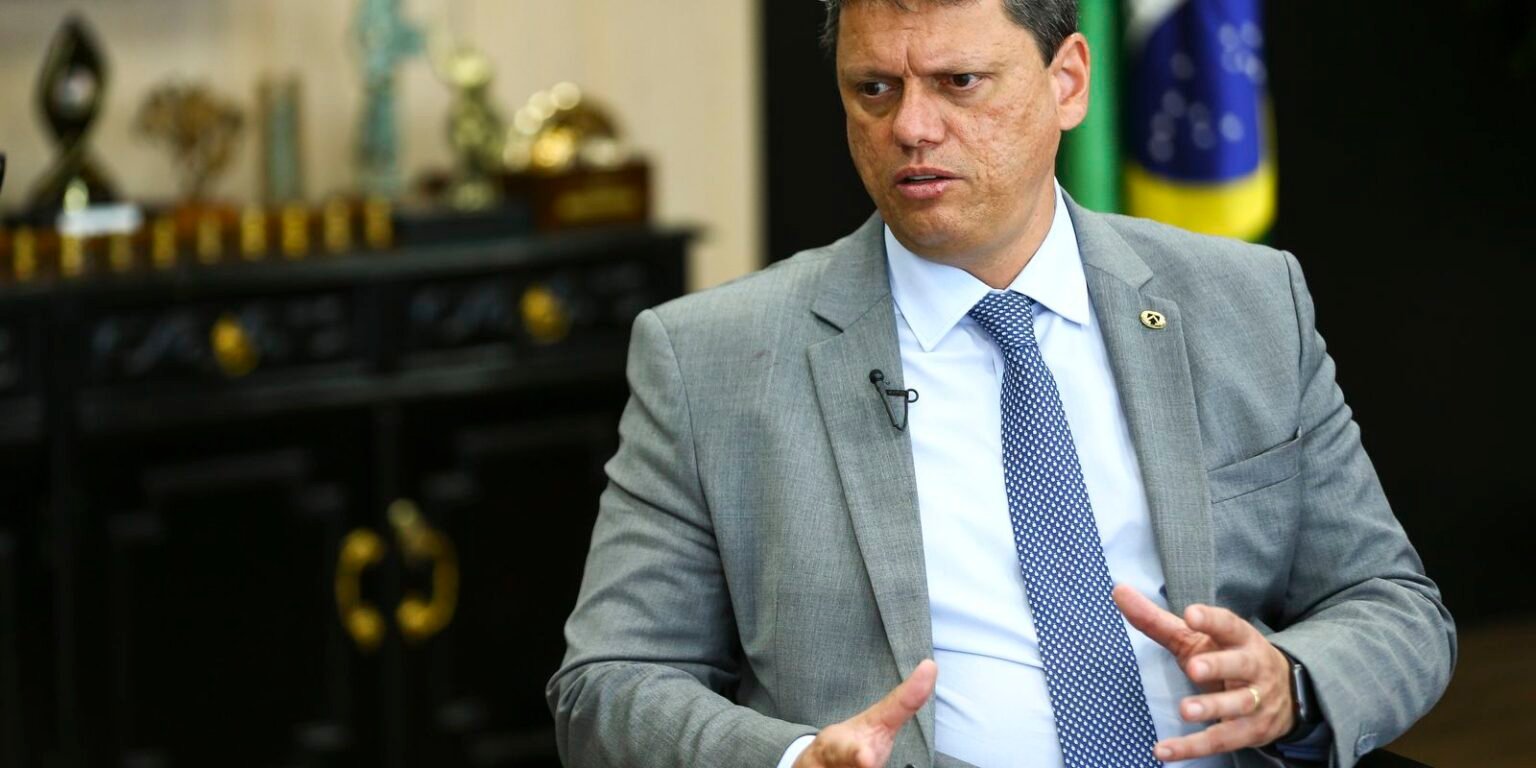 Moraes autoriza visita do governador de São Paulo a Jair Bolsonaro ministro infraestrutura mcamgo abr 201220211818 4
