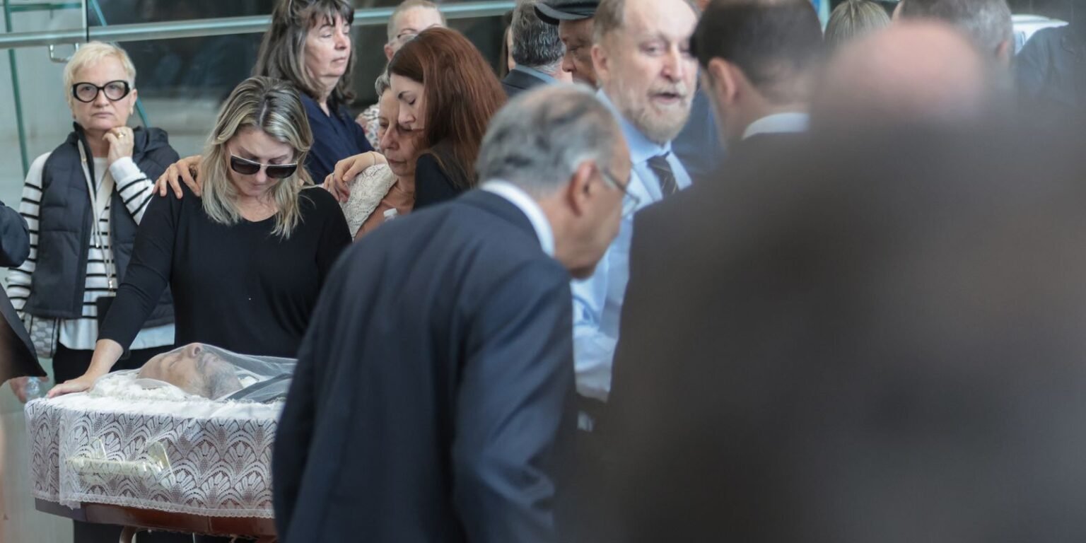 Corpo de ex-delegado-geral executado em Praia Grande é velado na Alesp pint9562