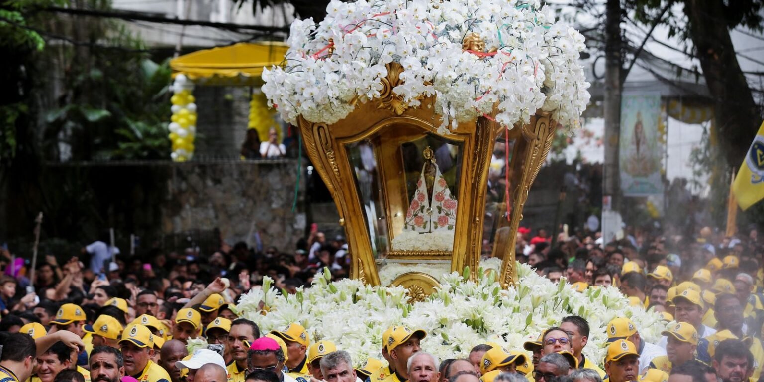 Procissão do Recírio reúne milhares de fiéis em Belém 2025 10 12t160605z 299563269 rc2aahapta06 rtrmadp 3 brazil religion