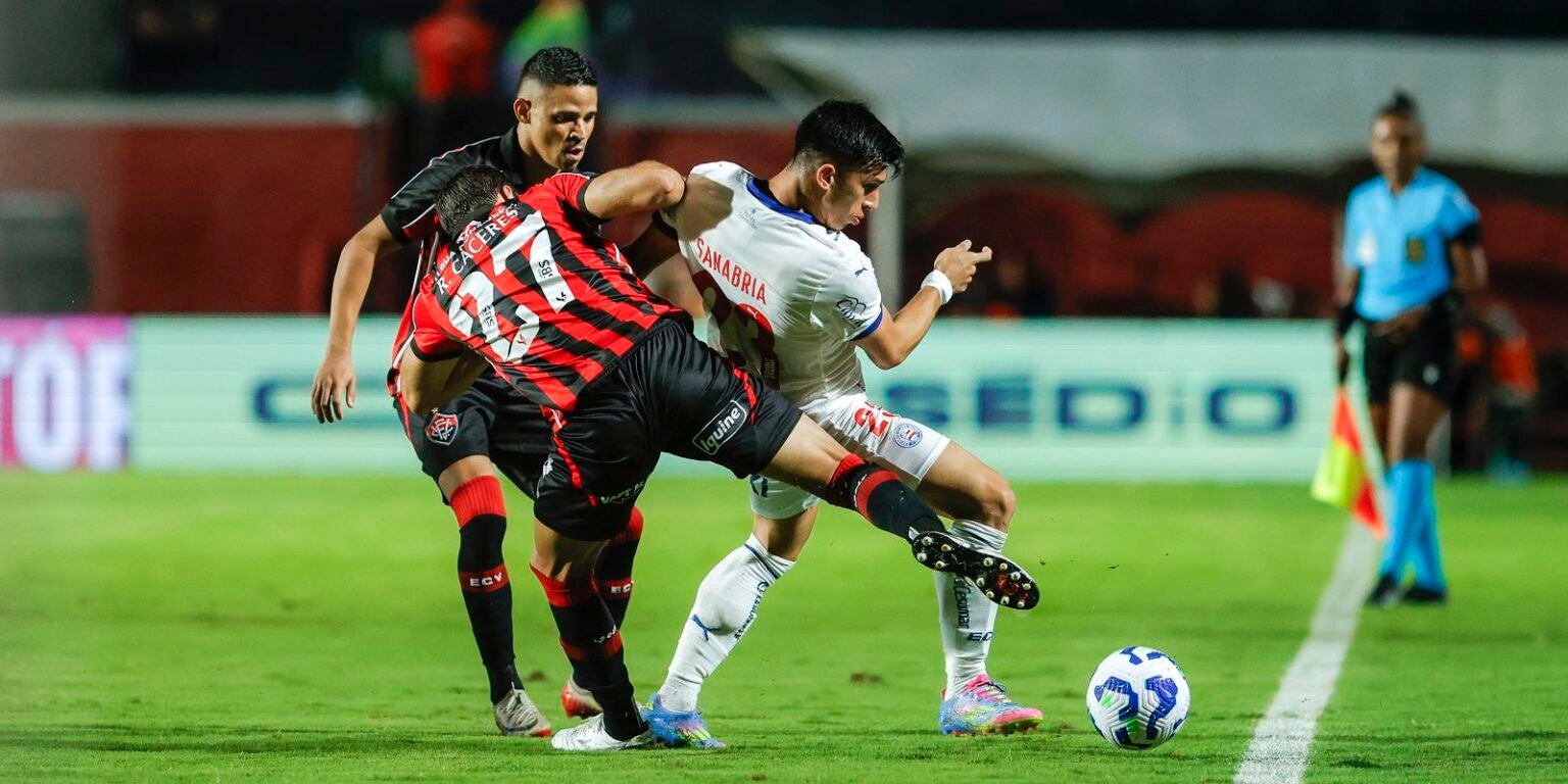 Vitoria derrota Bahia e ganha folego na luta contra o
