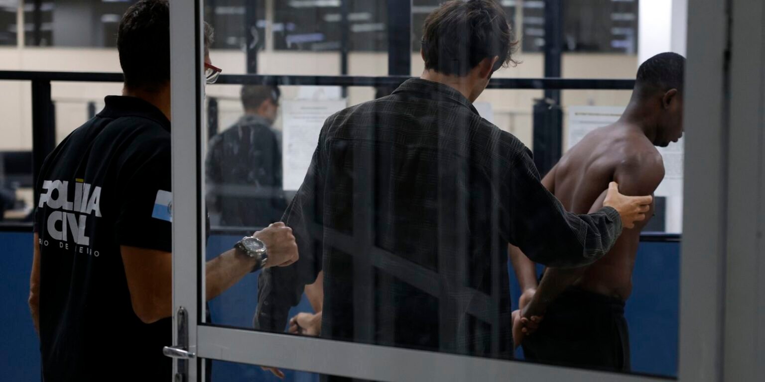 Ministros farão reunião de emergência com Castro nesta quarta-feira d6a0278