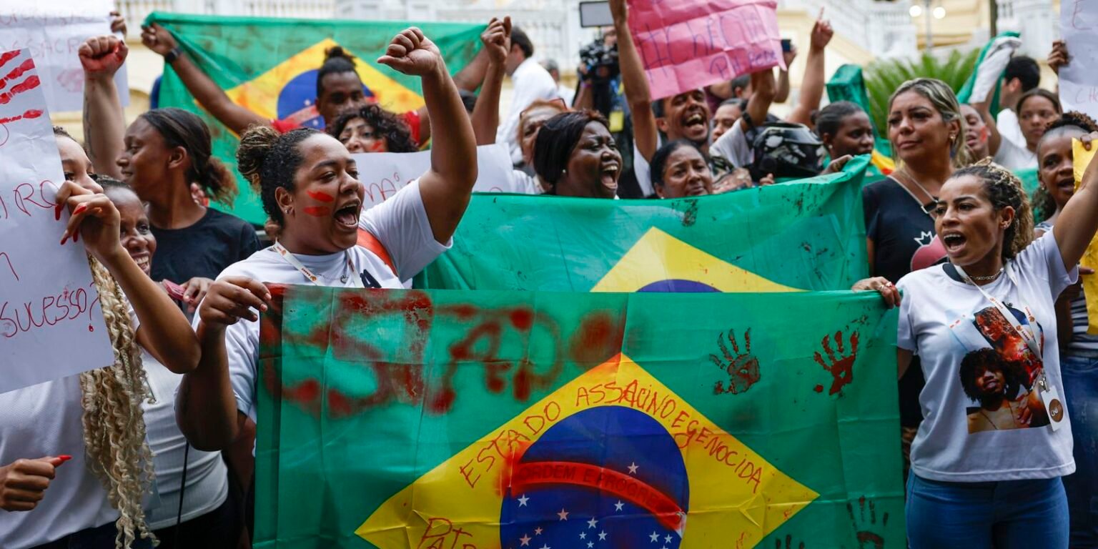 Moradores do Alemão e da Penha protestam contra mortes em operação d6a0433