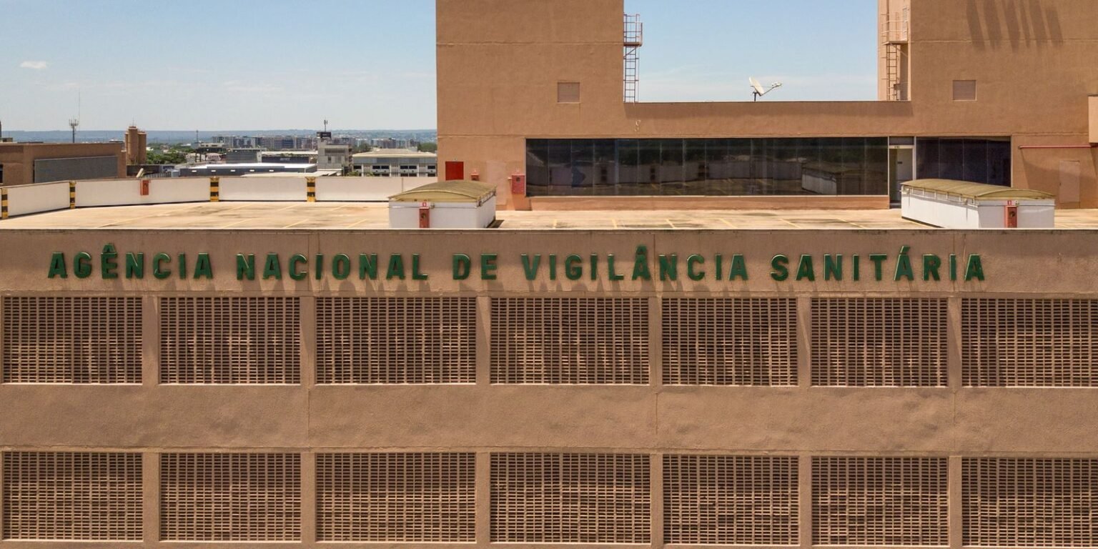 Anvisa proíbe lote falso de chá e suplementos inseguros para o consumo dji 0144