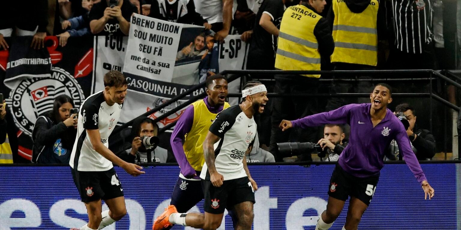 2025 11 21t003604z 1075296435 up1elbl01o22s rtrmadp 3 soccer brazil cor sao