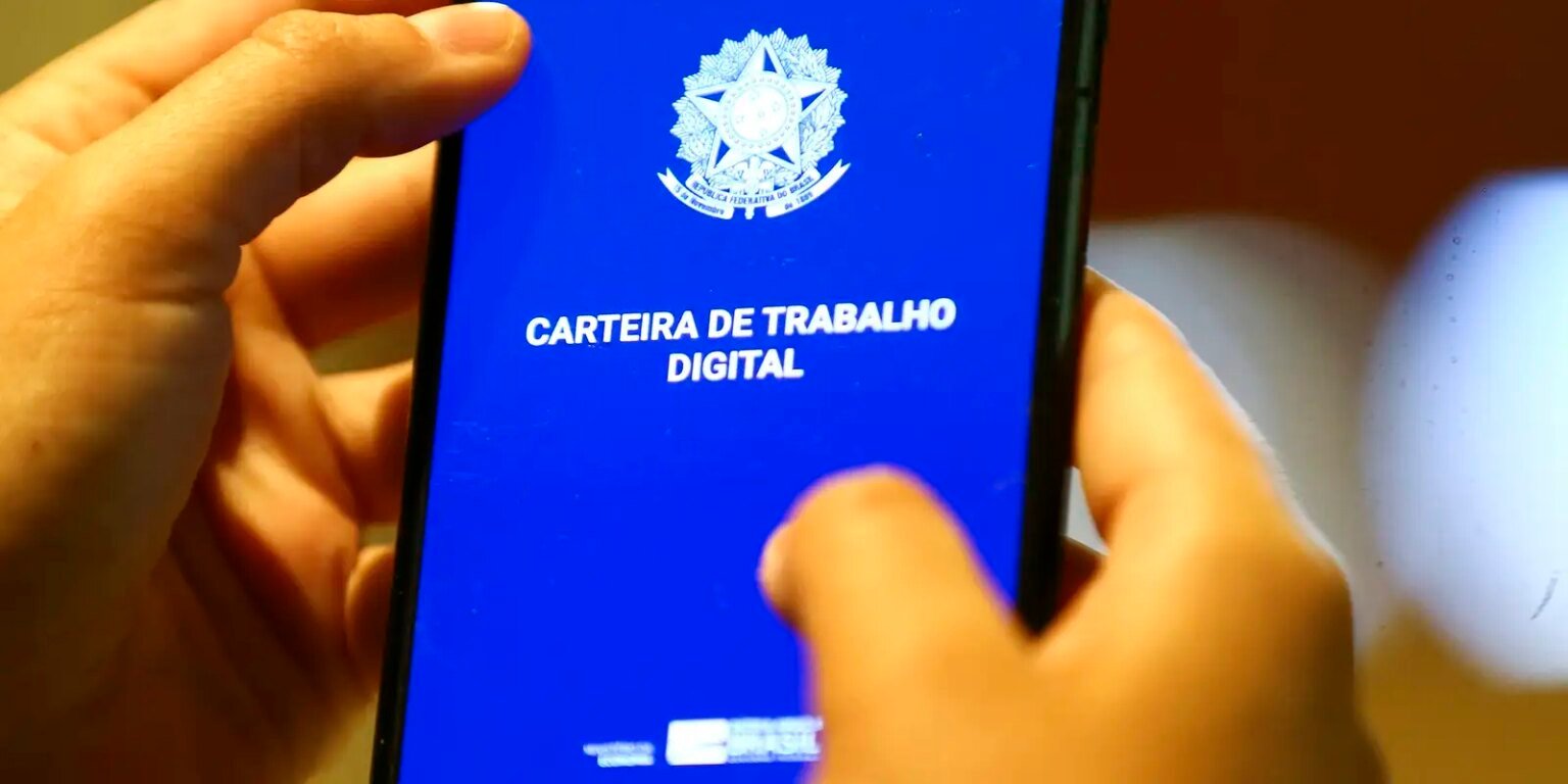 Taxa de desemprego cai para 5,4%, a menor desde 2012 carteira de trabalho digital mcamgo abr 240620211818 7