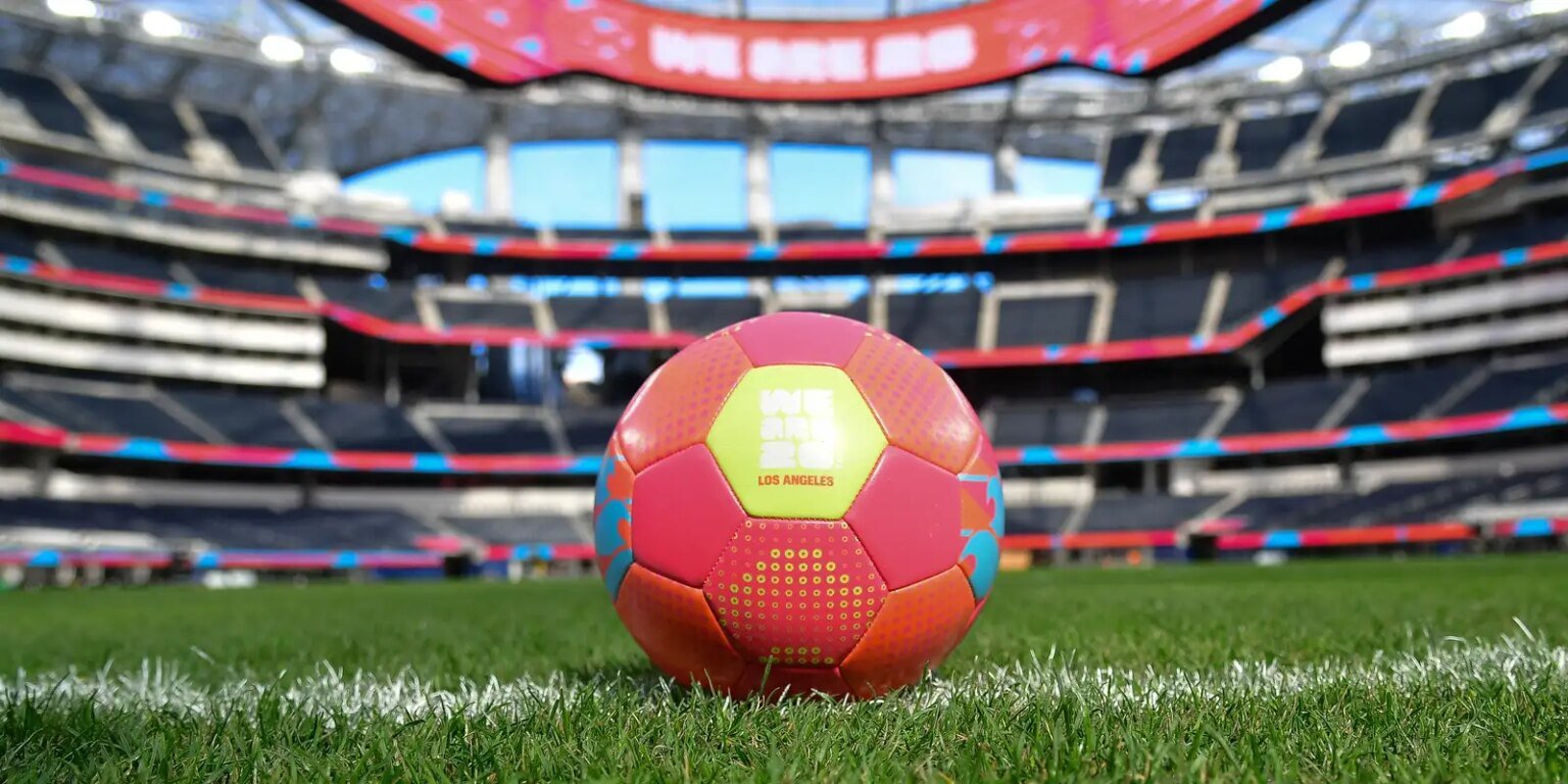 Fifa divulga potes para sorteio dos grupos da Copa de 2026 reino unido torcedores estadio bola