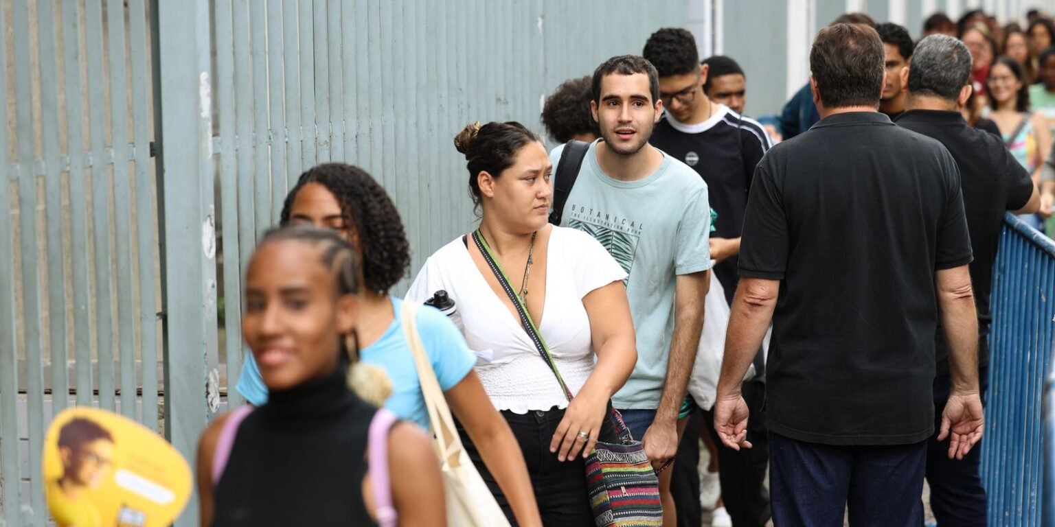 Enem 2025: cerca de 70% dos inscritos fizeram as duas etapas da prova toms0192