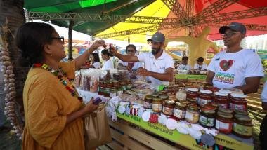 Feira da Agricultura Familiar acontece até domingo com 700 expositores da Bahia e apresentações musicais no Parque Costa Azul 16C2AA20Feira20Baiana20da20Agricultura20Familiar20e20Economia20SolidC3A1ria.20Foto20Fe