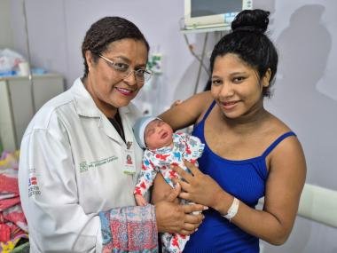 Mãe de primeira viagem tem bebê com mais de 4 kg em parto natural no Hospital Materno-Infantil de Ilhéus Foto20Ascom2020FESF SUS2028129