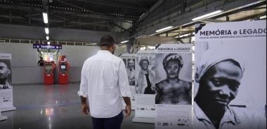 Dezembro dos Direitos Humanos: Exposição fotográfica “Memória e Legado” permanece aberta ao público na Estação de Metrô da Rodoviária Foto20CleomC3A1rio20AlvesSJDH2028229