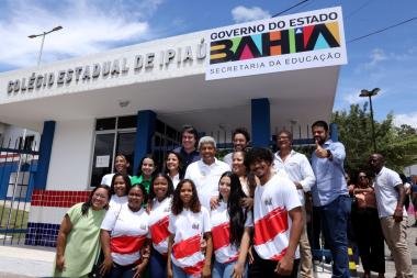 Ipiaú recebe investimentos do Estado com entrega de colégio, conjunto habitacional e autorização de obras de infraestrutura IpiaC3BA.20Fotos20Thuane20Maria20GOVBA2028329