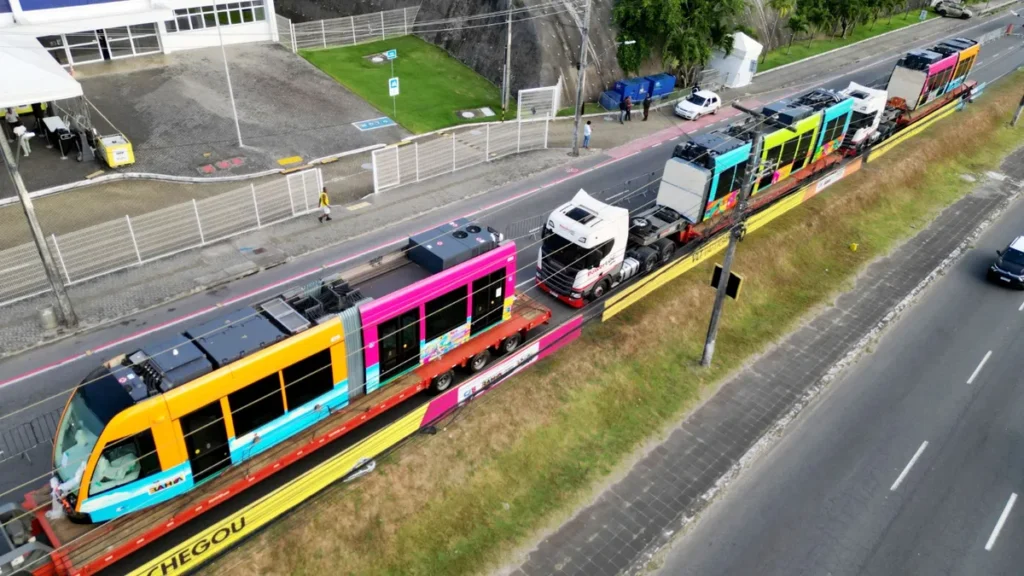 Jerônimo Rodrigues apresenta os trens do VLT nesta quarta (3), em Salvador VLT de Salvador primeiro trem podera levar ate 4000137091800202512030914 ScaleDownProportional