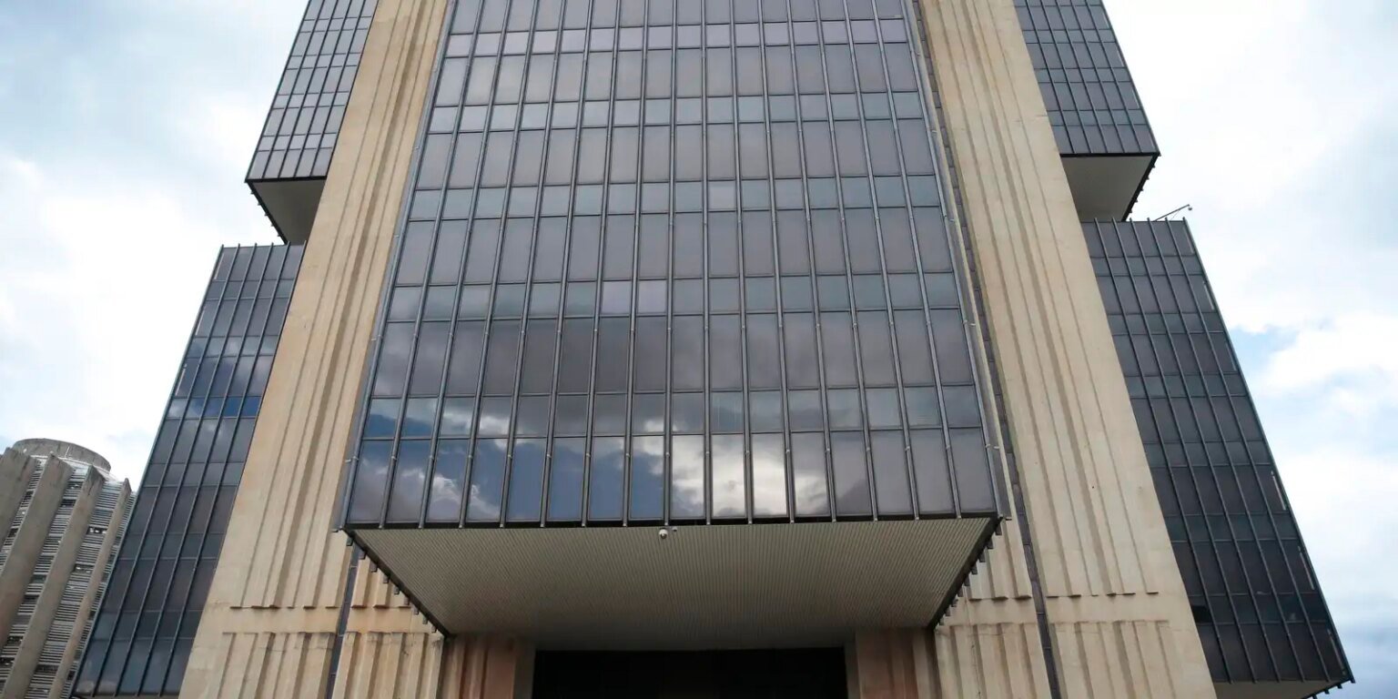 banco central economia 0413202008