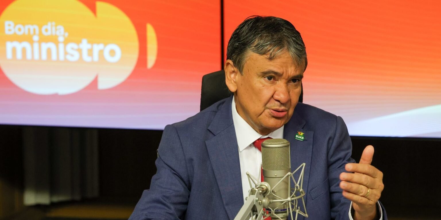 PF investiga origem de fake news sobre programas sociais pzzb8014