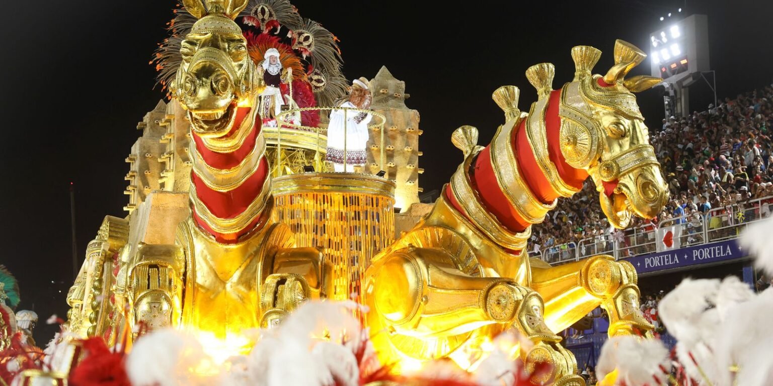 Enredos das escolas de samba contam a história não oficial salgueiro04