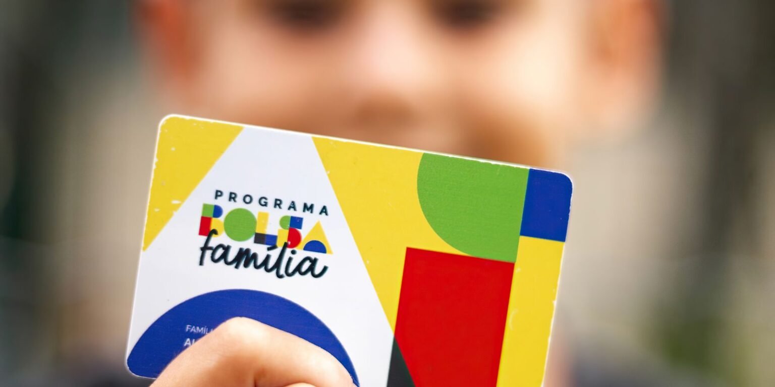 Caixa paga Bolsa Família a beneficiários com NIS de final 8 53627965394 380dd5f870 o