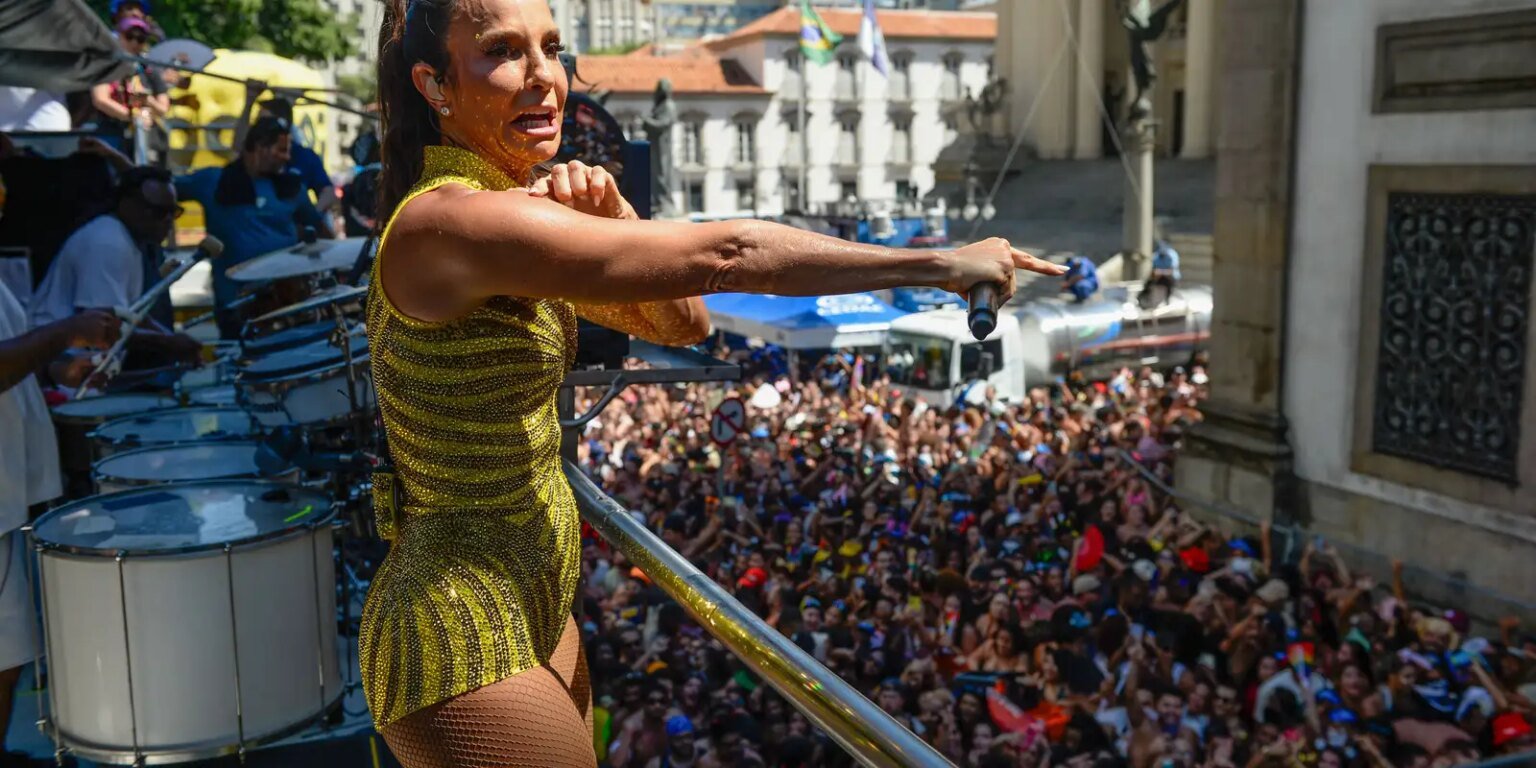 Mais de 500 mil foliões acompanham megabloco de Ivete Sangalo 55071177962 fd2d964e8b o
