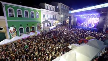 Governador prestigia abertura do Carnaval no Pelô e destaca valorização das manifestações culturais baianas Fotos20FeijC3A3o20AlmeidaGOVBA2028329