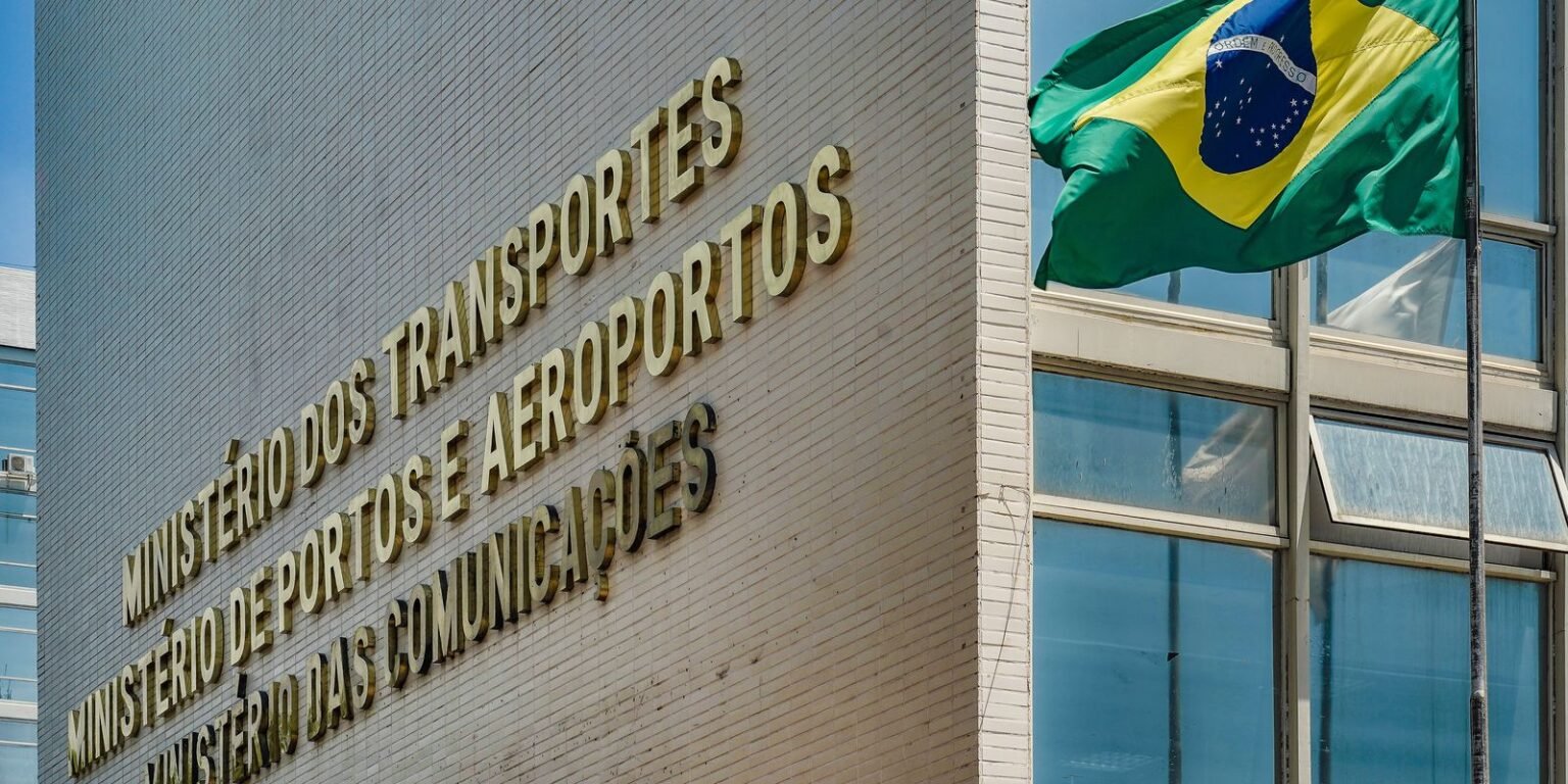 Ministério libera transmissões das Tvs da EBC e da Rede Legislativa Ministério libera transmissões das Tvs da EBC e da Rede Legislativa