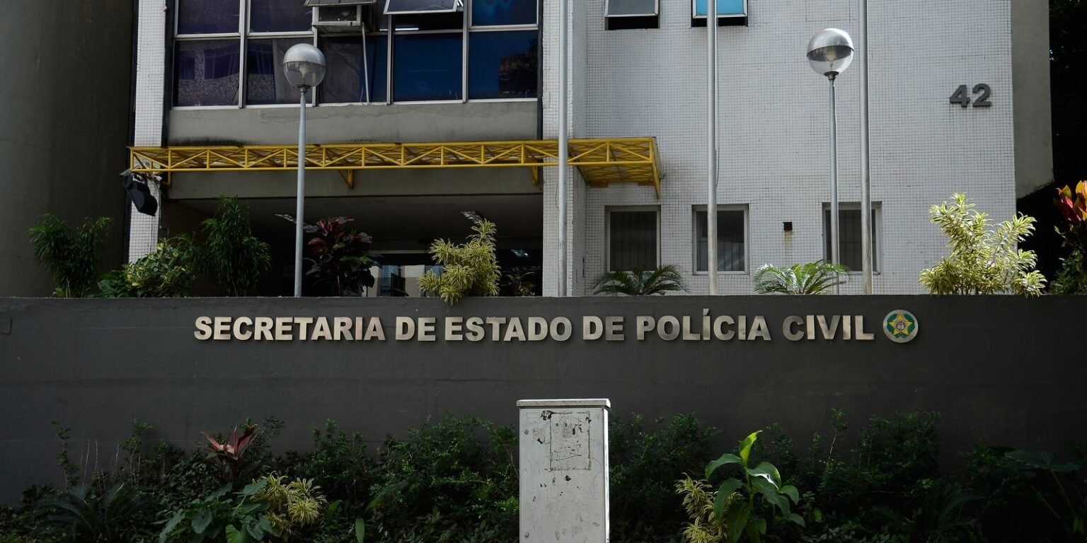 fachada da secretaria de estado da policia civil no centro do rio de janeiro1006219441