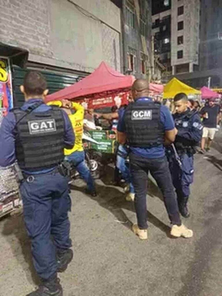 Foragido por homicídio é preso enquanto atuava como mototaxista no Carnaval de Salvador foragido por homicidio e flagrado atuando como mot0137960500202602130826 ScaleDownProportional Easy Resize.com