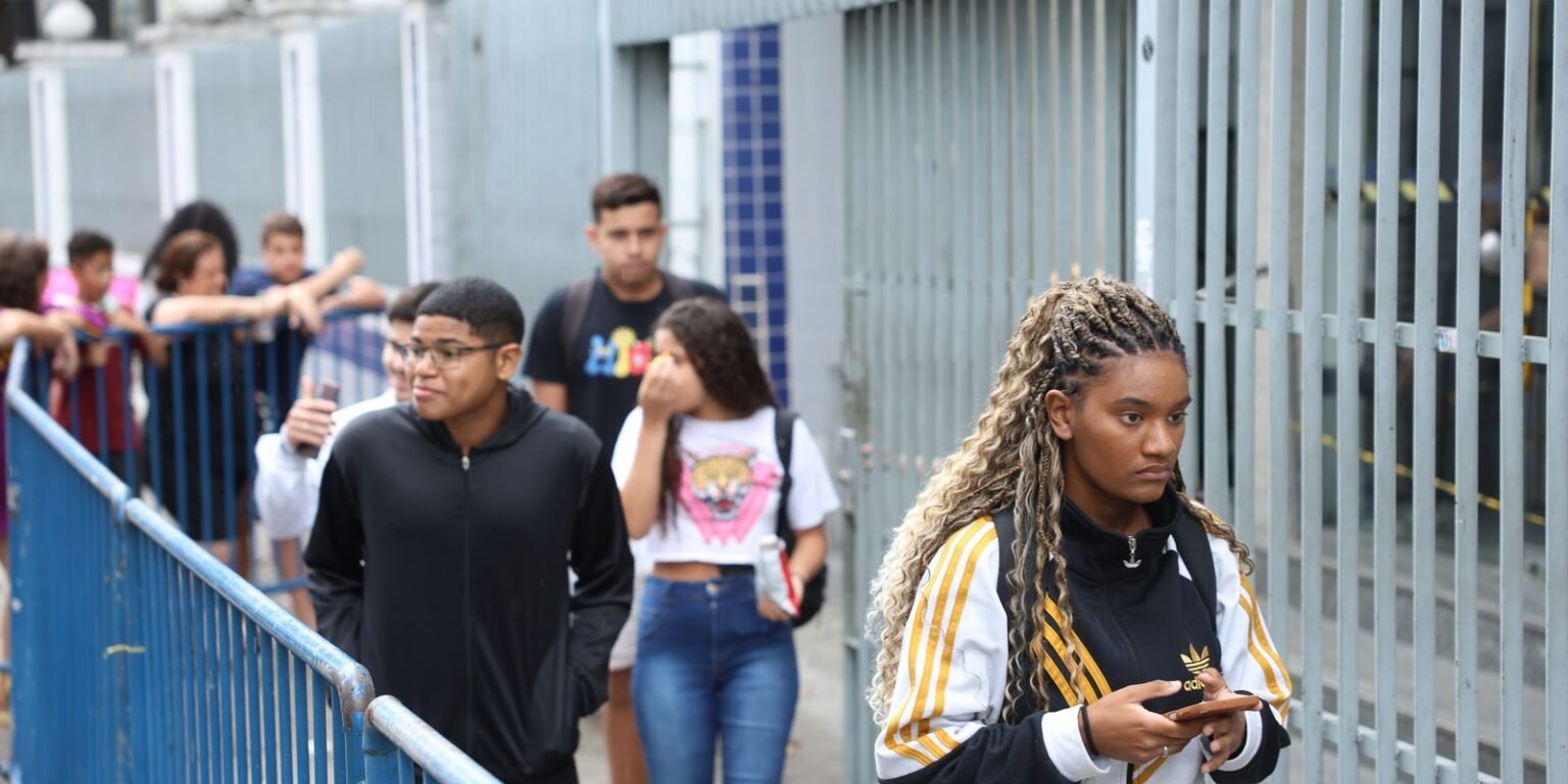 Fies: pré-selecionados devem complementar inscrição até esta terça toms0215