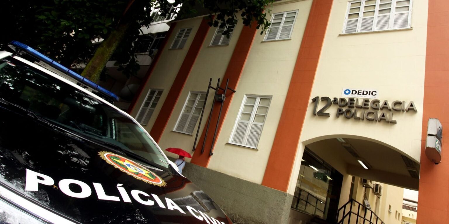 Jovens indiciados por estupro coletivo no Rio estão foragidos 12 dp hilario de gouveira 0725 7458054978