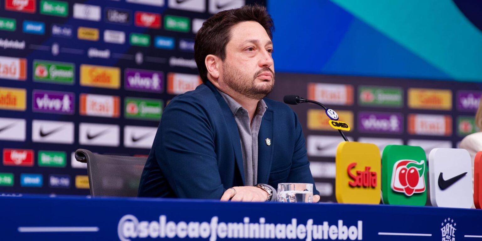 Arthur Elias convoca selecao feminina para a Fifa Series