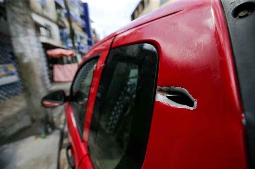 cv promove tres ataques e espalha panico em tancredo neves 3198099 article Easy Resize.com