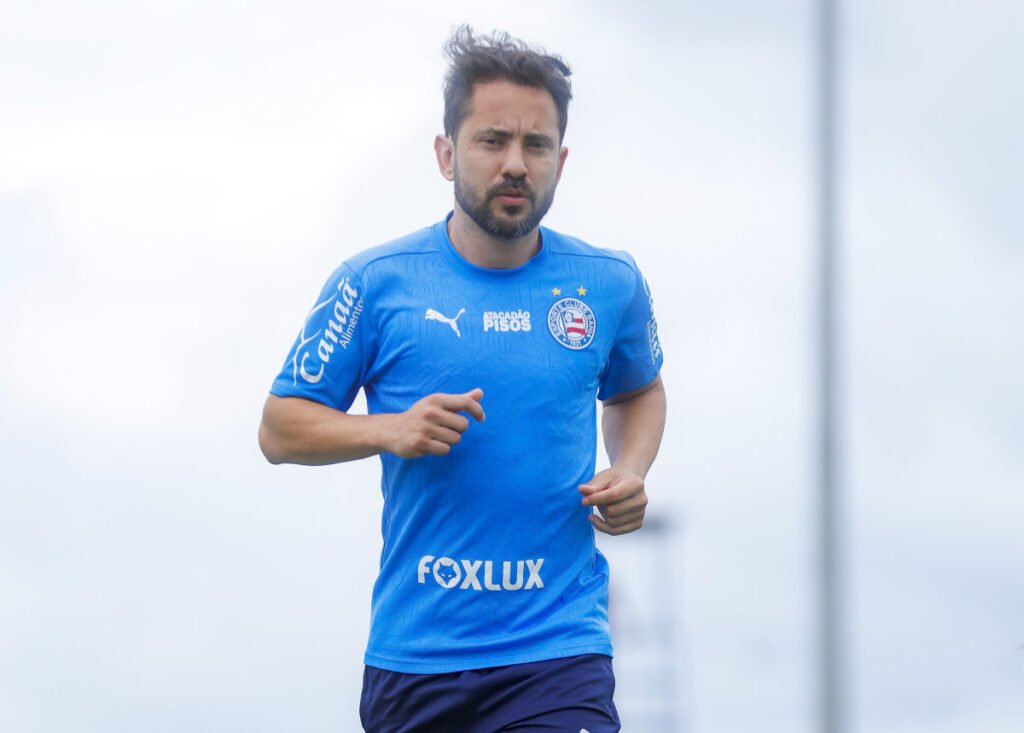 Ceni ganha dois ‘reforços caseiros’ em preparação para enfrentar o Athletico everton ribeiro