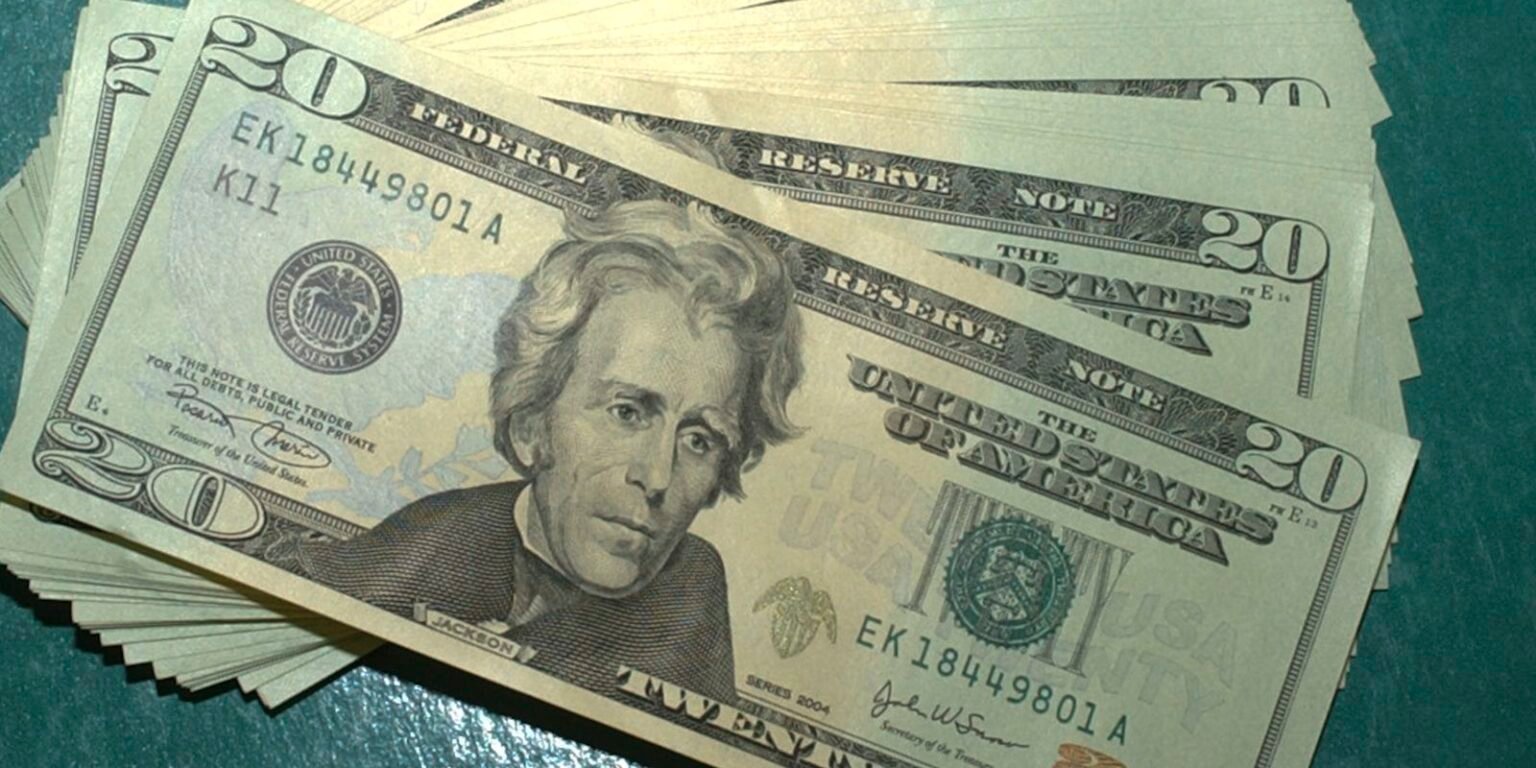 Apesar de guerra, dólar cai 1,27%, e bolsa sobe 3% na semana mca abr 10071918653